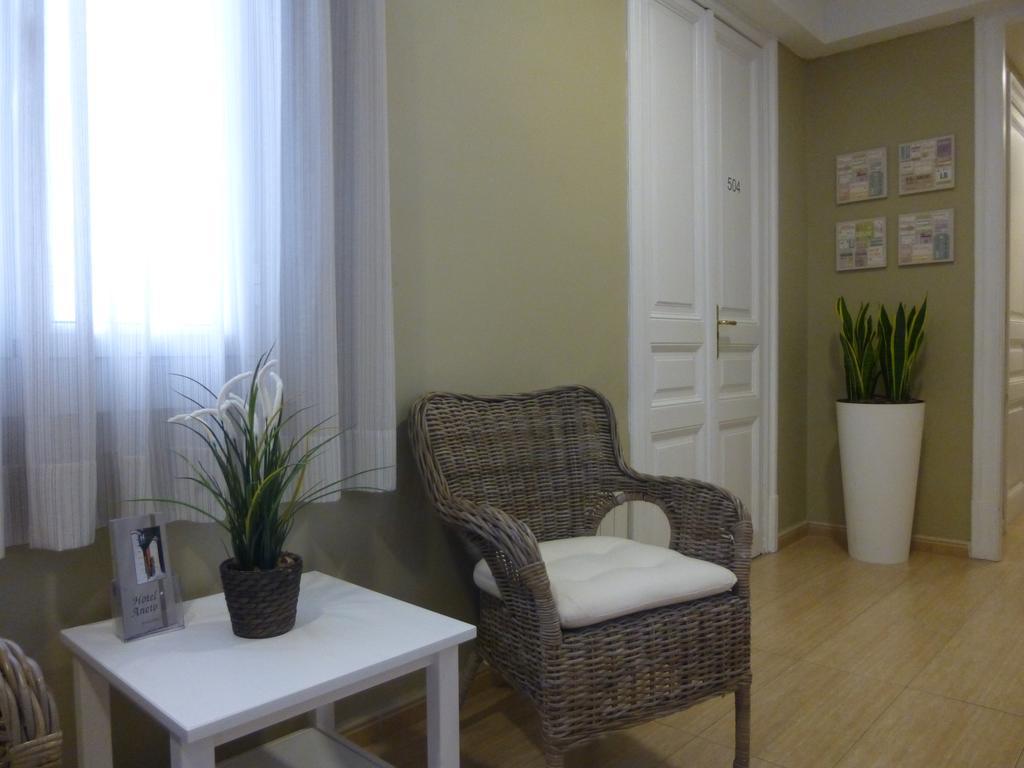 Pension Iznajar Barcelona Exteriör bild