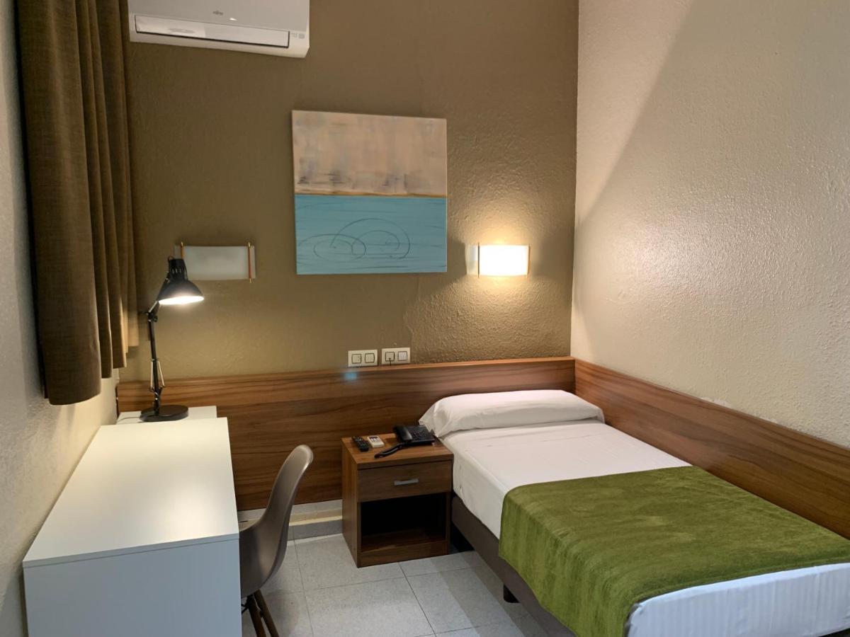 Pension Iznajar Barcelona Exteriör bild